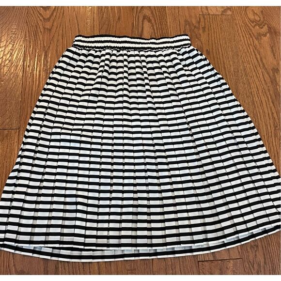 Courage B black and white stripe aline skirt small - Picture 8 of 8